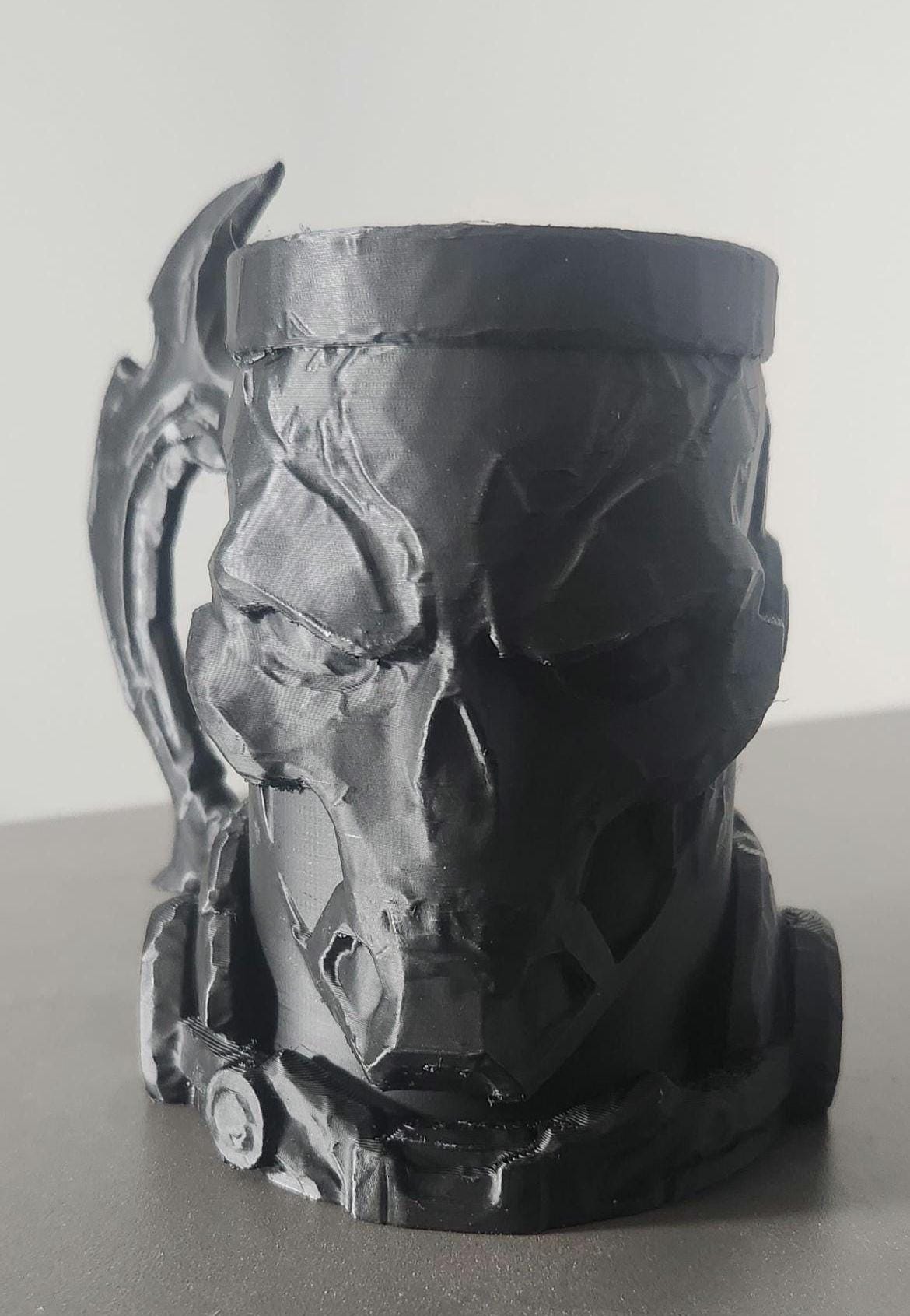 Cyberpunk Skull Can Holder – Futuristic 3D Printed Drink Sleeve Prop